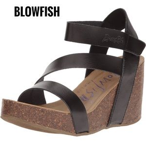 Blowfish Malibu black wedge sandal EUC